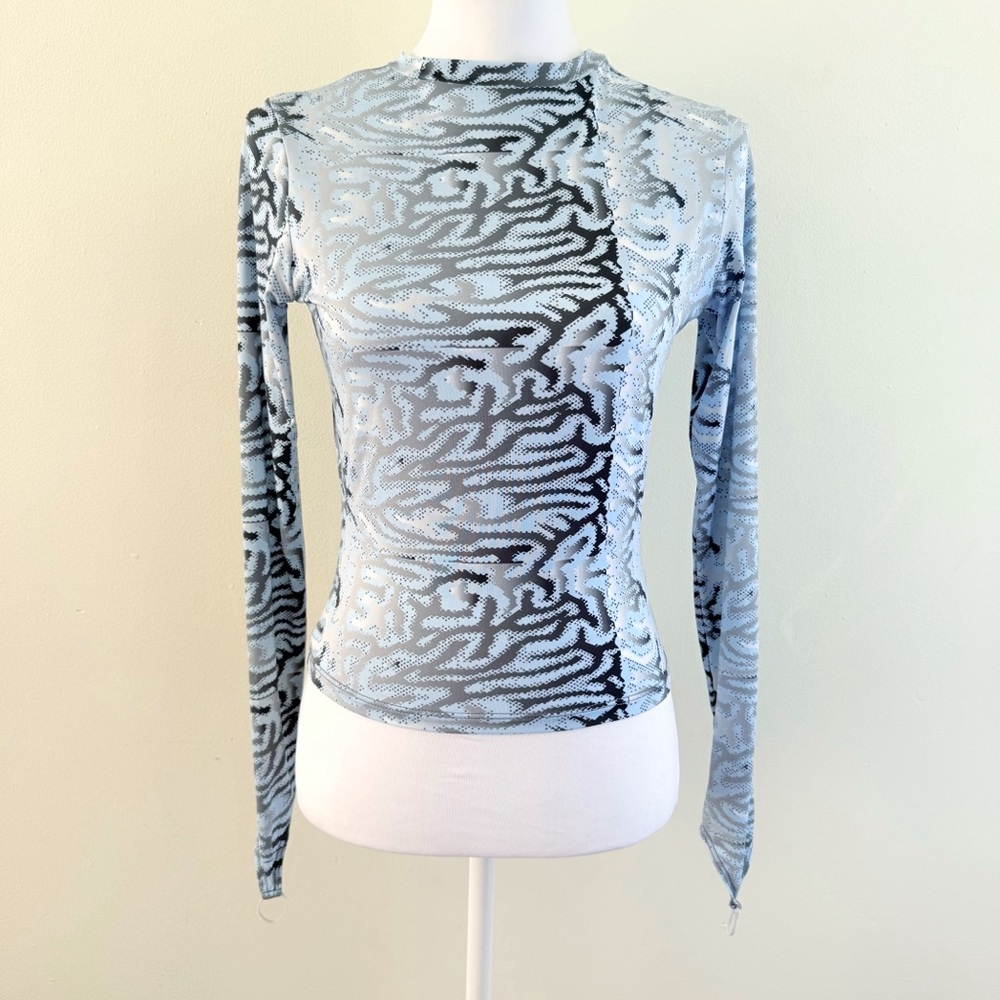 MAISIE WILEN BLUE GRAY WHITE BRAIN PRINT BODY SHOP LONG SLEEVE T-SHIRT TOP